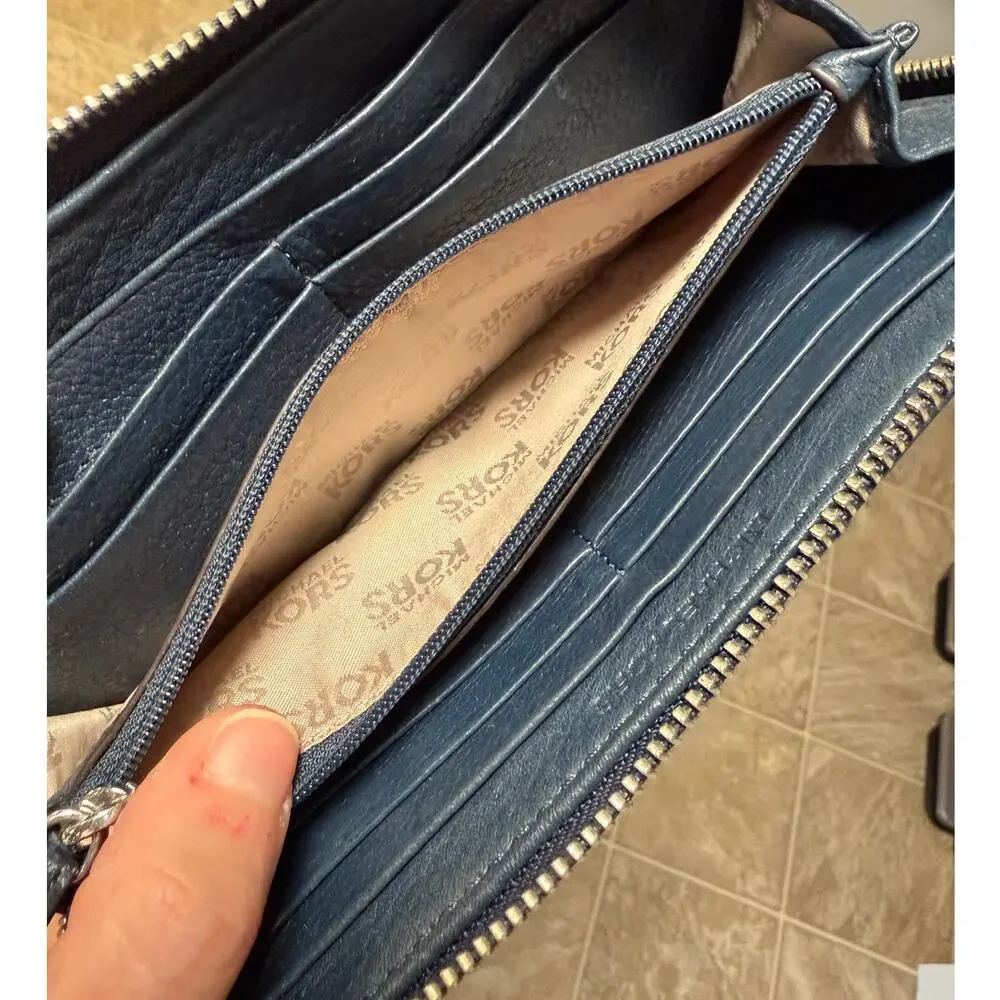 Michael Kors Jet Set Navy Blue Zip Around Long Continental Wallet EUC - Picture 8 of 16
